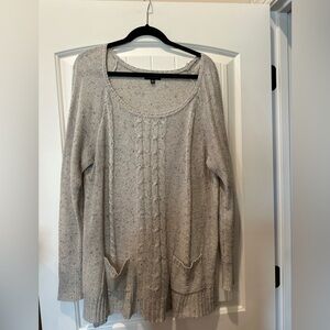 Notations Women’s front pocket tunic sweater. Size X-Large.